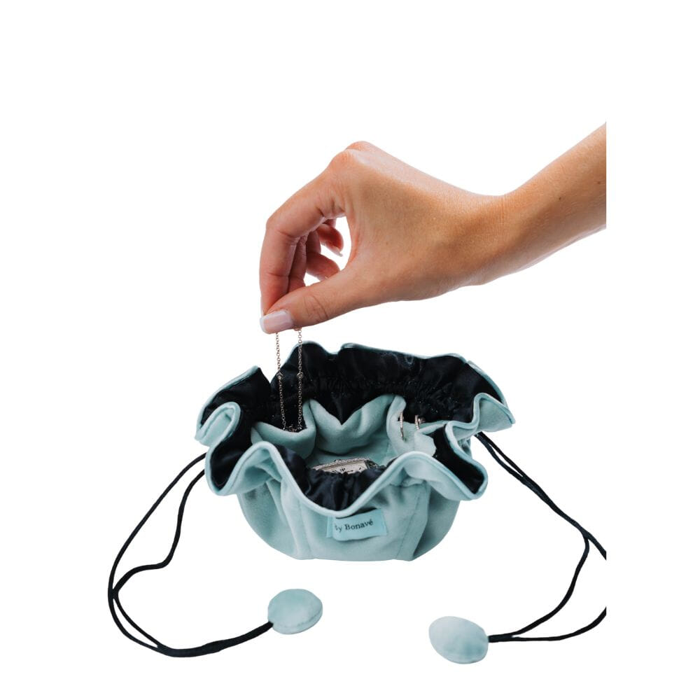 Jewellery Pouch Blue oppbevaring for smykker smykkeskrin til reise praktisk smykkeskrin reise norsk design beths beauty