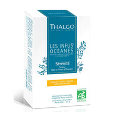 Thalgo Serenity Organic Infusion er en te som kombinerer verbena, lime og appelsintreblad med algen Ulva Lactuca og lakris, som tradisjonelt brukes for å gjenopprette indre ro og harmoni. Delikat smak av søt honning og appelsinblomst. Pakken inneholder 20